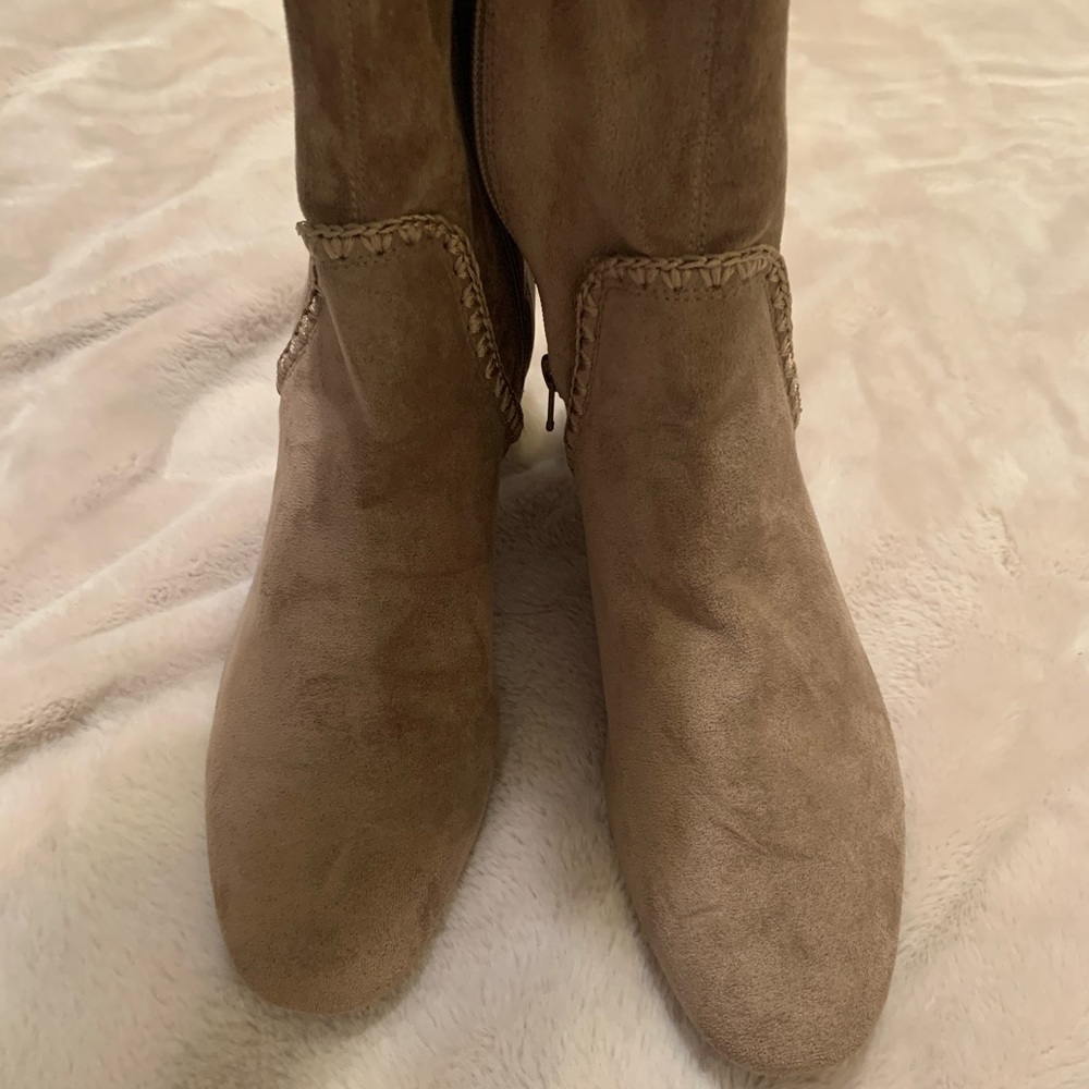Jack Rogers Boots - Picture 2 of 6